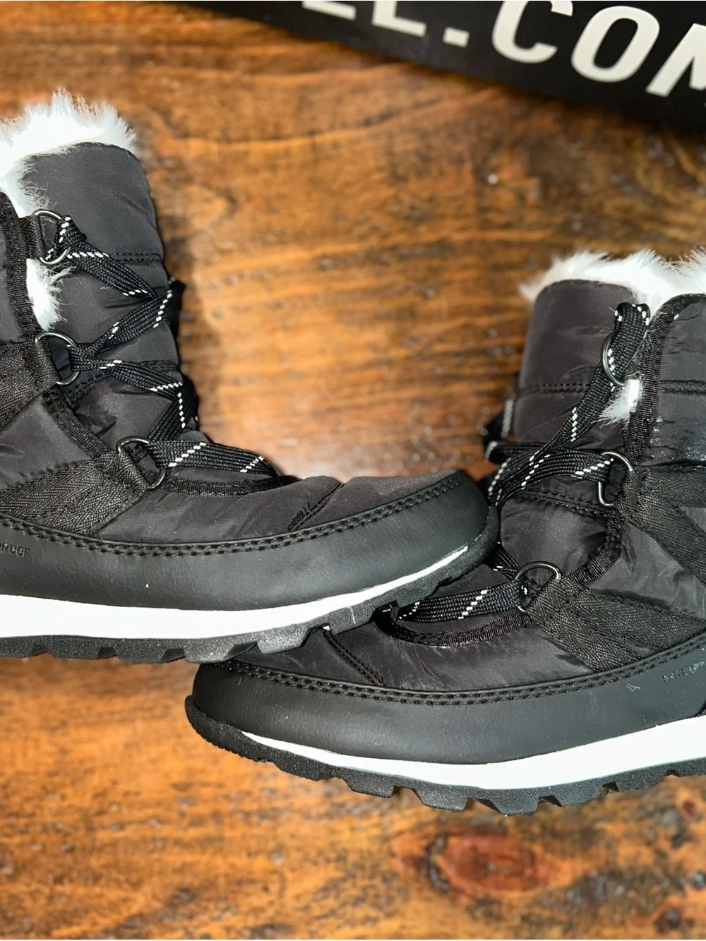 NEW Sorel Women's Whitney Short Lace II Boots Black Size 8 NIB